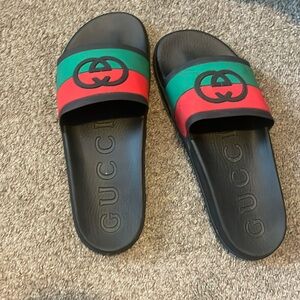 Gucci slides-barely worn